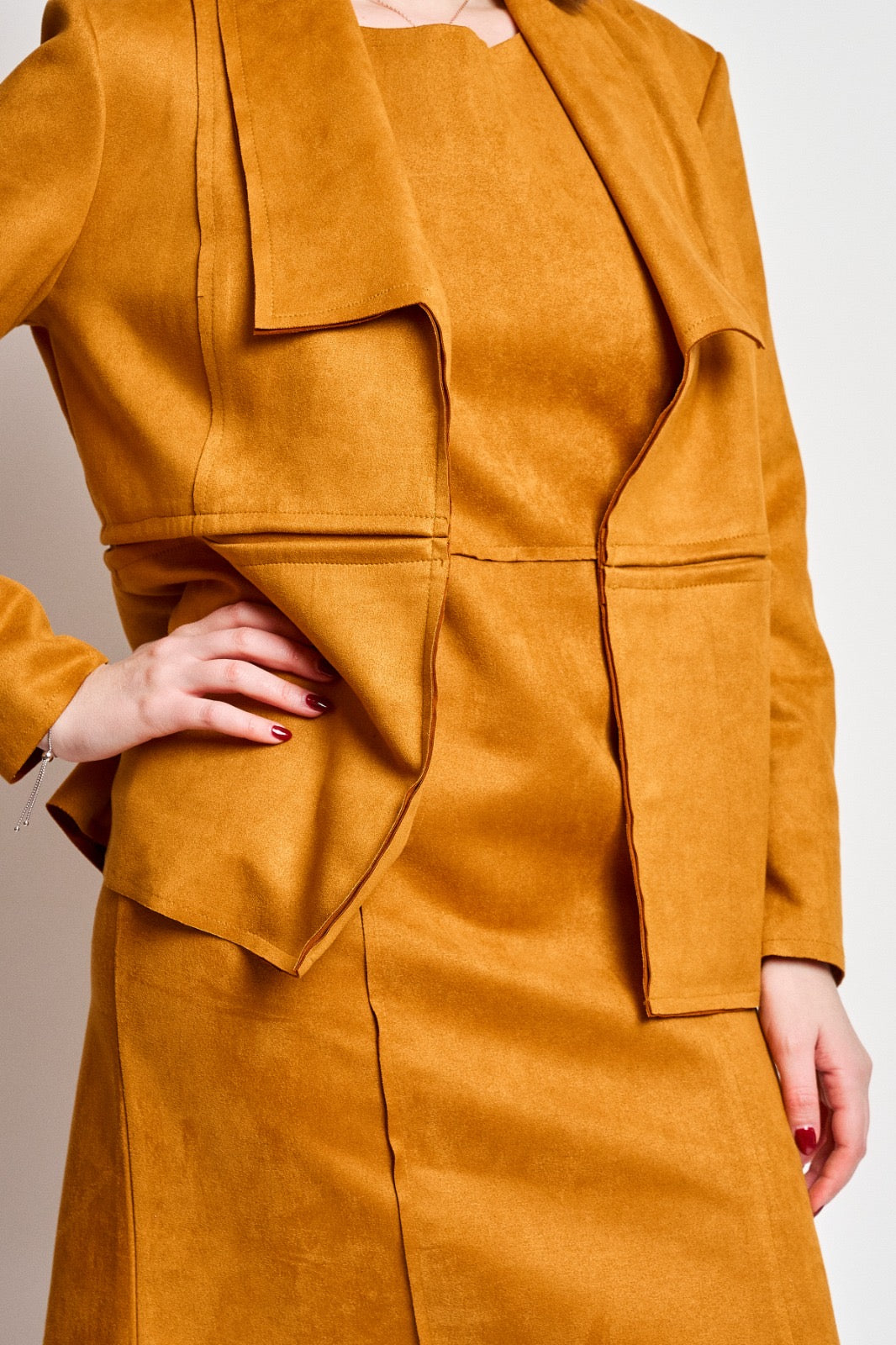 Chaqueta gamuza tipo blazer