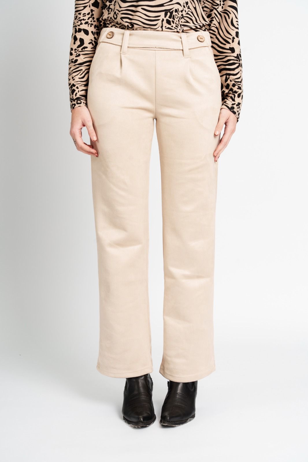 Pantalon gamuza botones