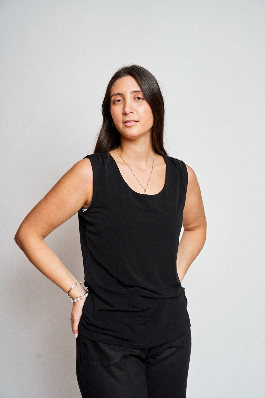 Polera ITY camisera hombro recogido