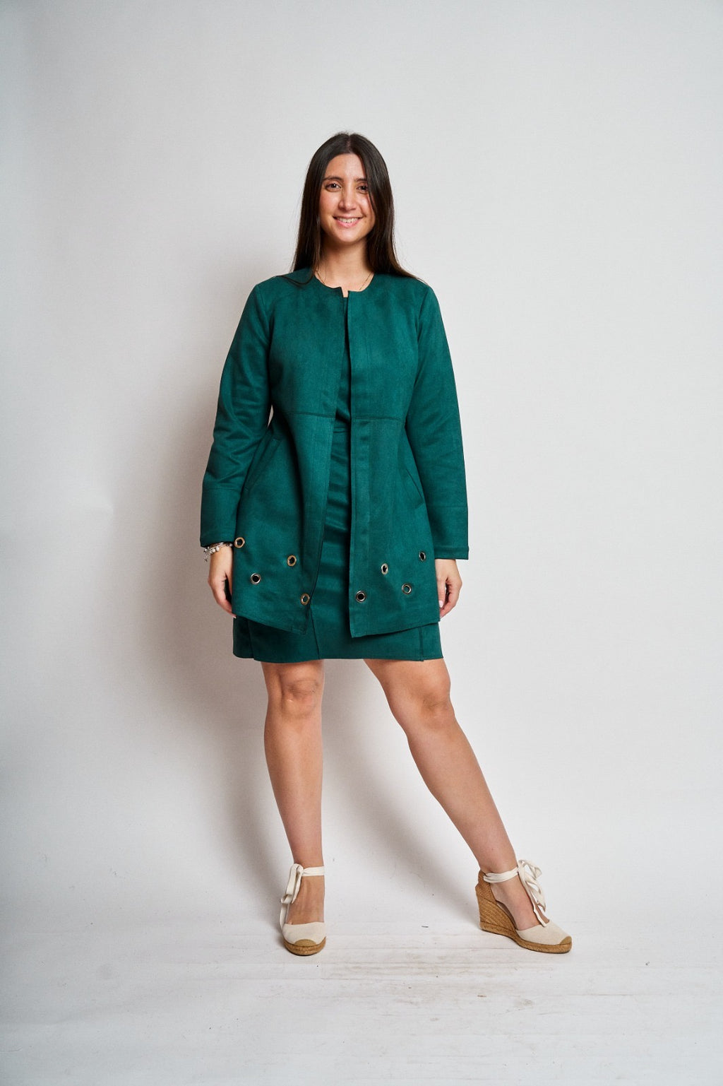 Chaqueta gamuza ojetillos