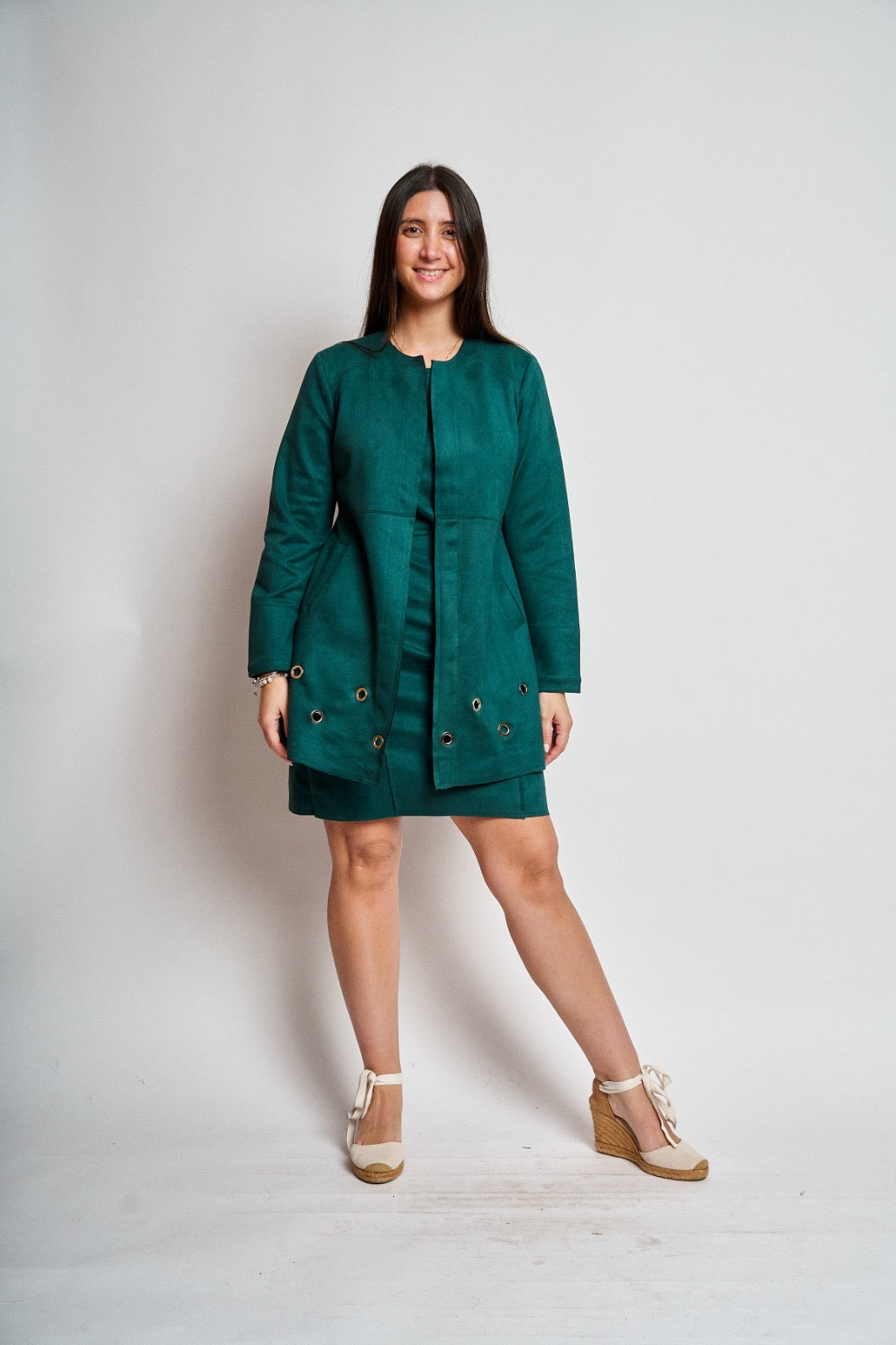 Chaqueta gamuza ojetillos