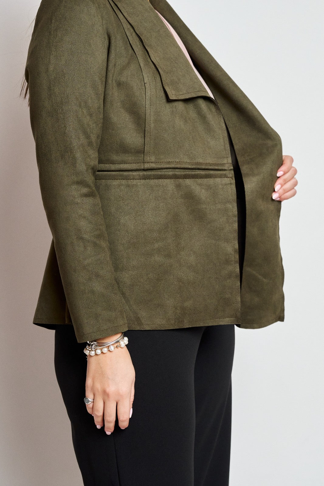 Chaqueta gamuza tipo blazer