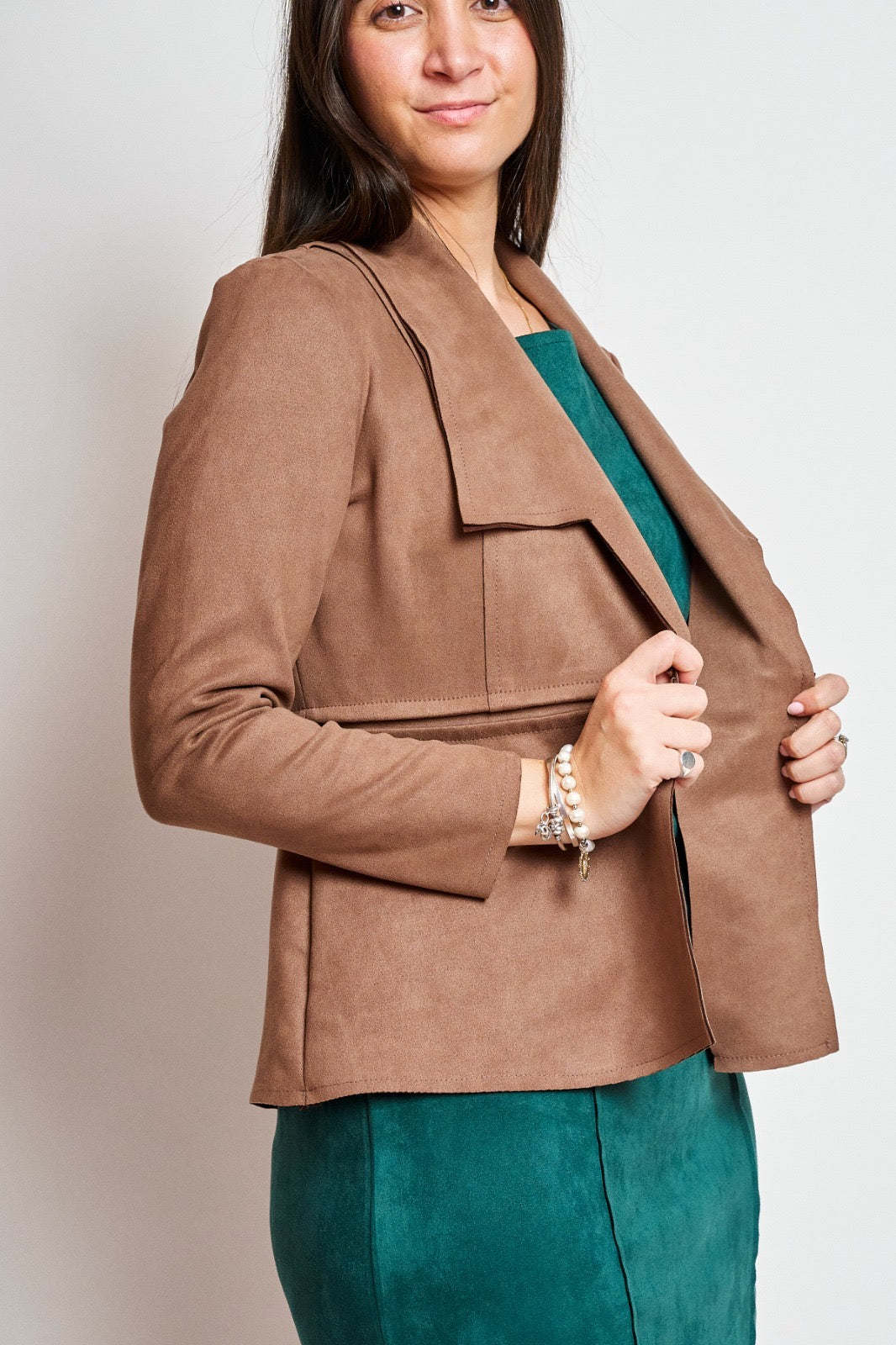 Chaqueta gamuza tipo blazer