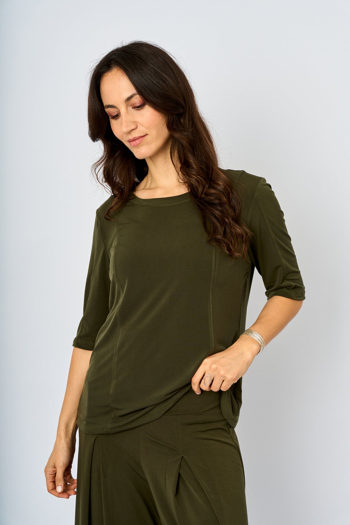 Polera basica corte pestaña