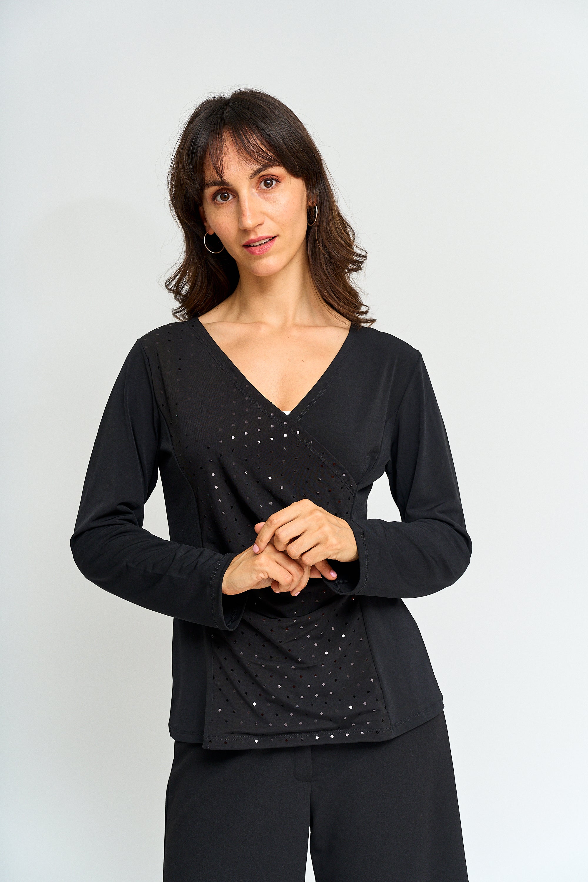 Polera brillos cuello V