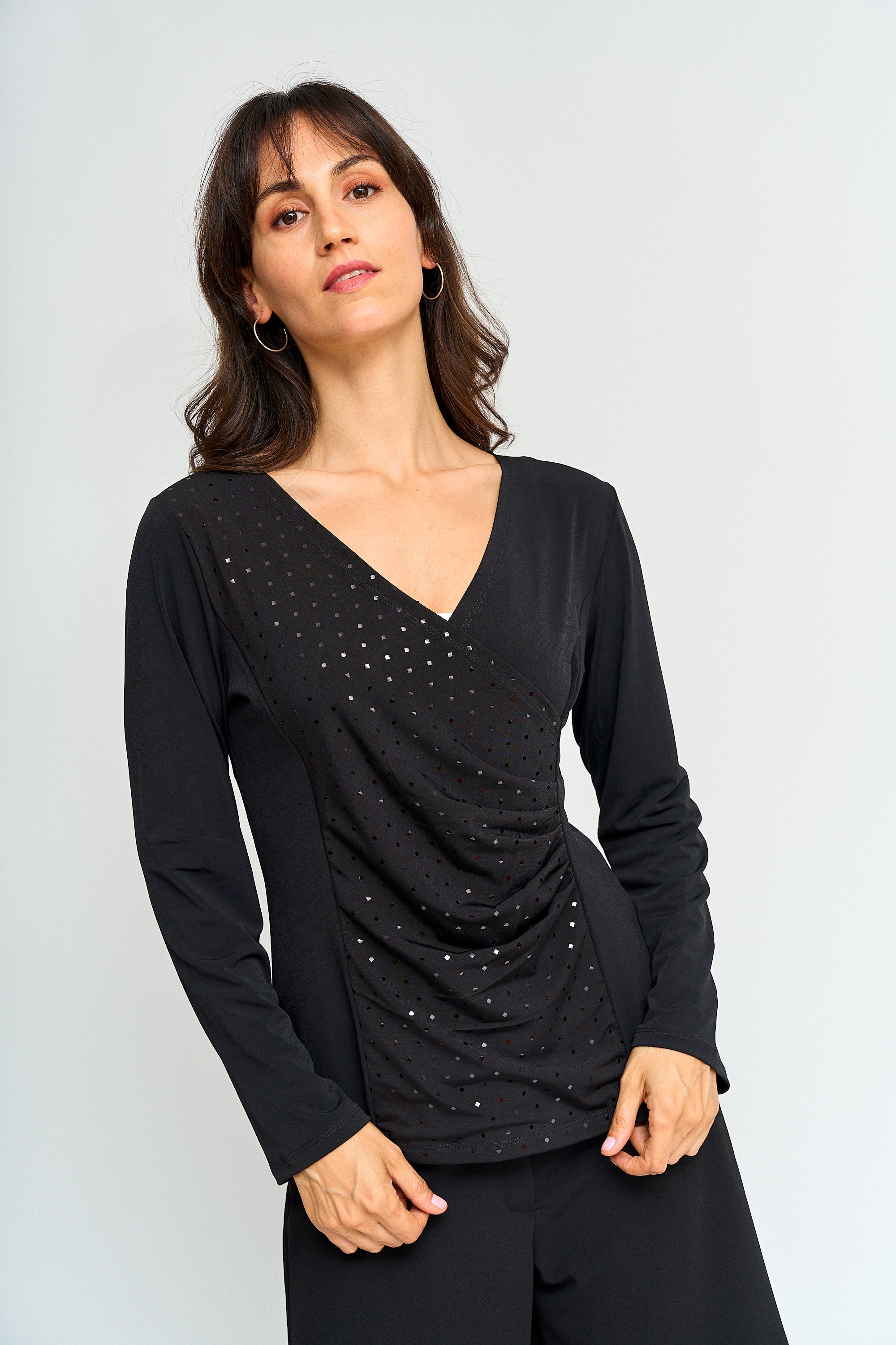 Polera brillos cuello V