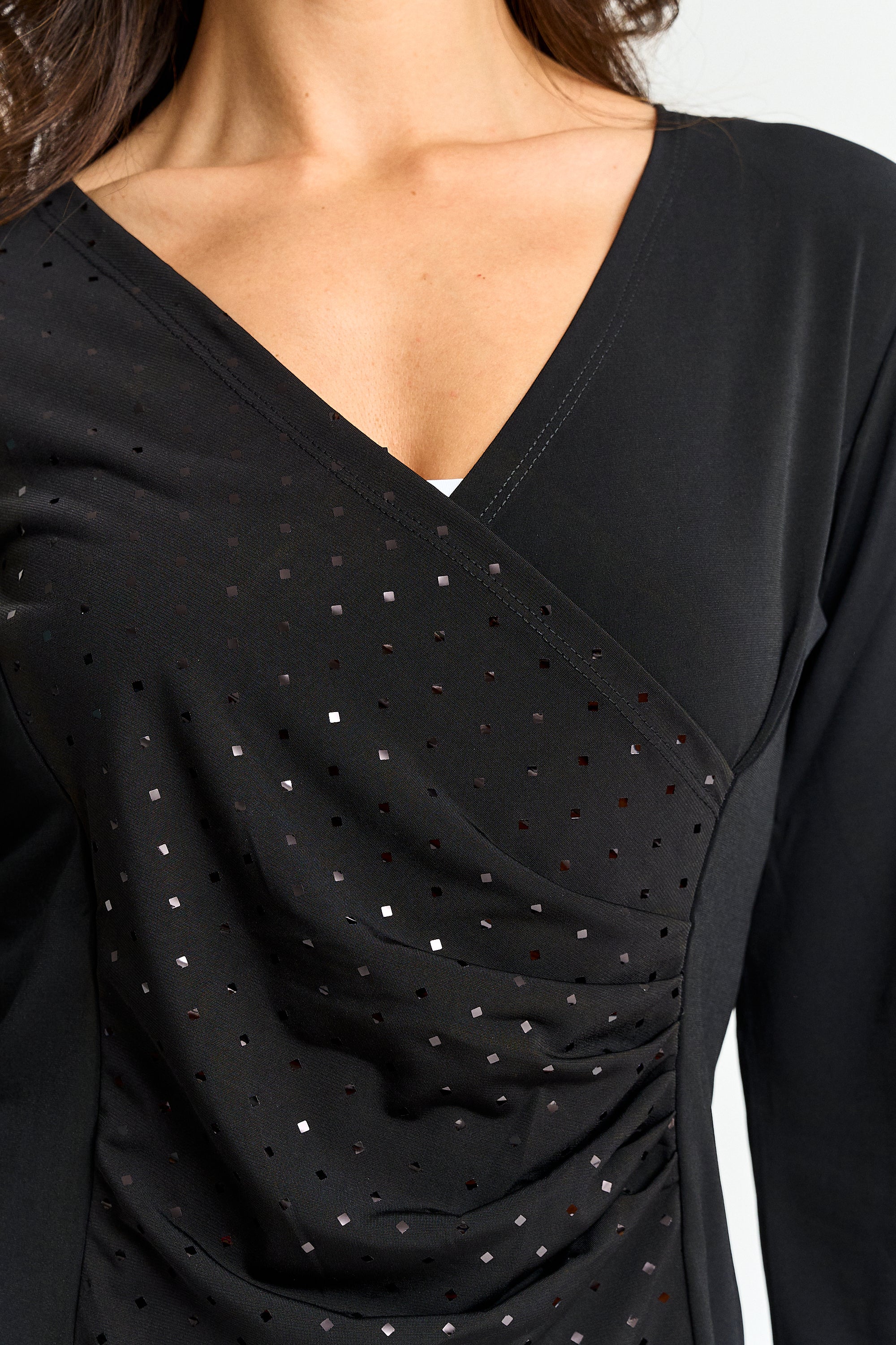 Polera brillos cuello V