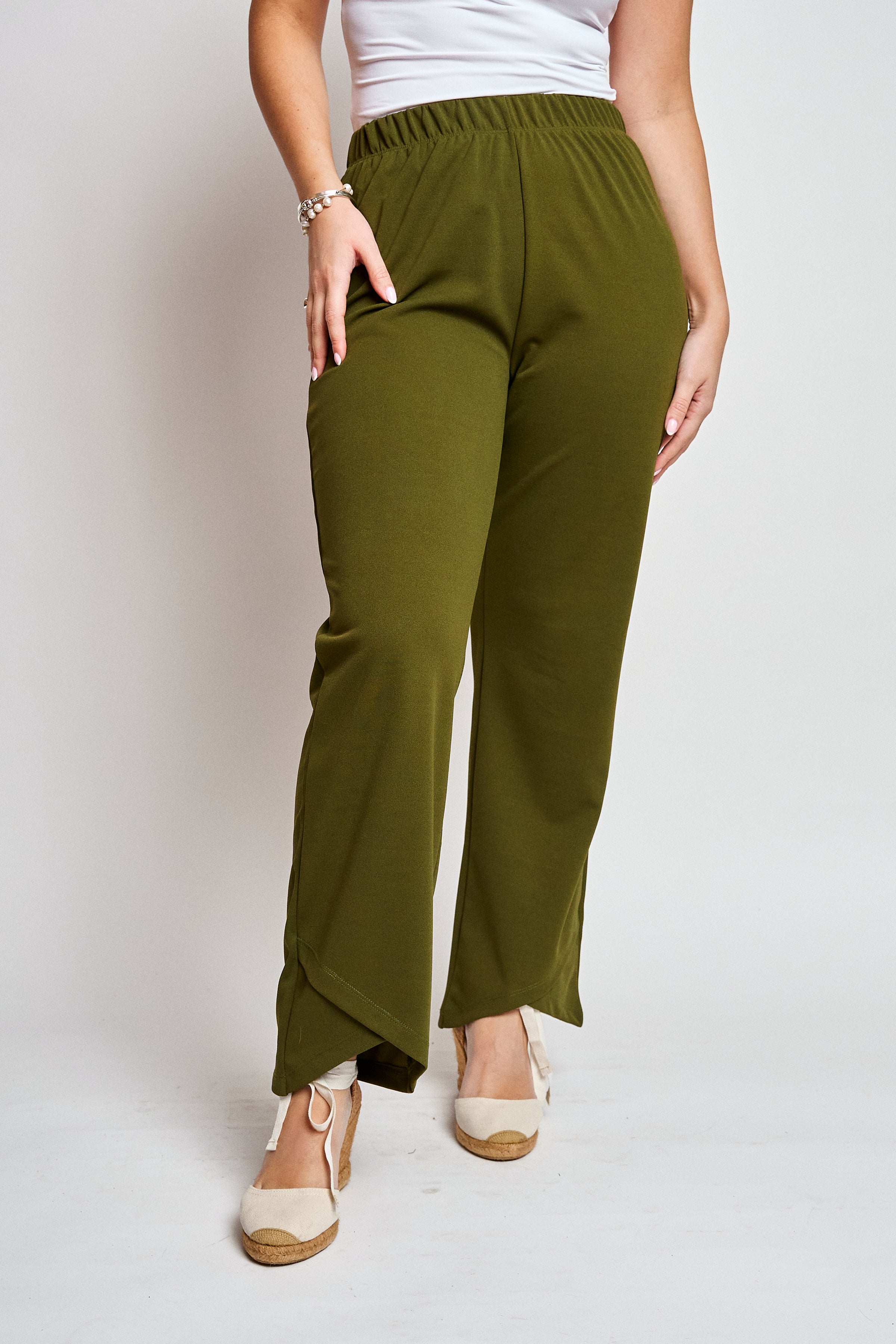 Pantalon crep corte asimetrico