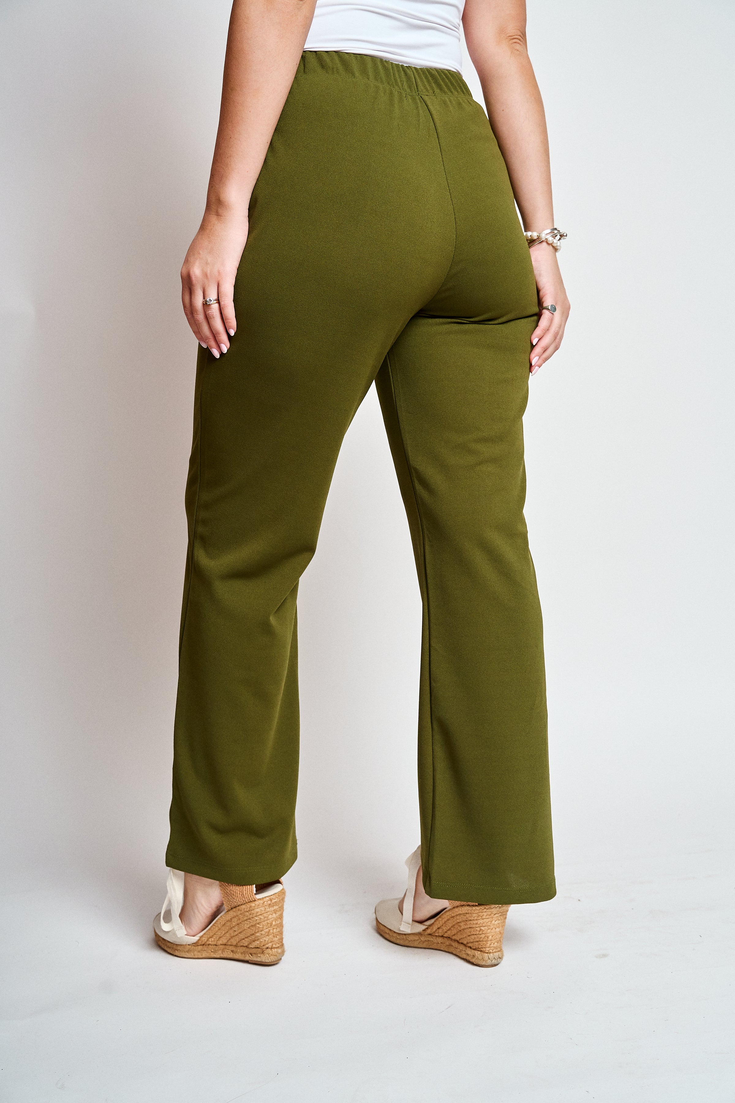 Pantalon crep corte asimetrico