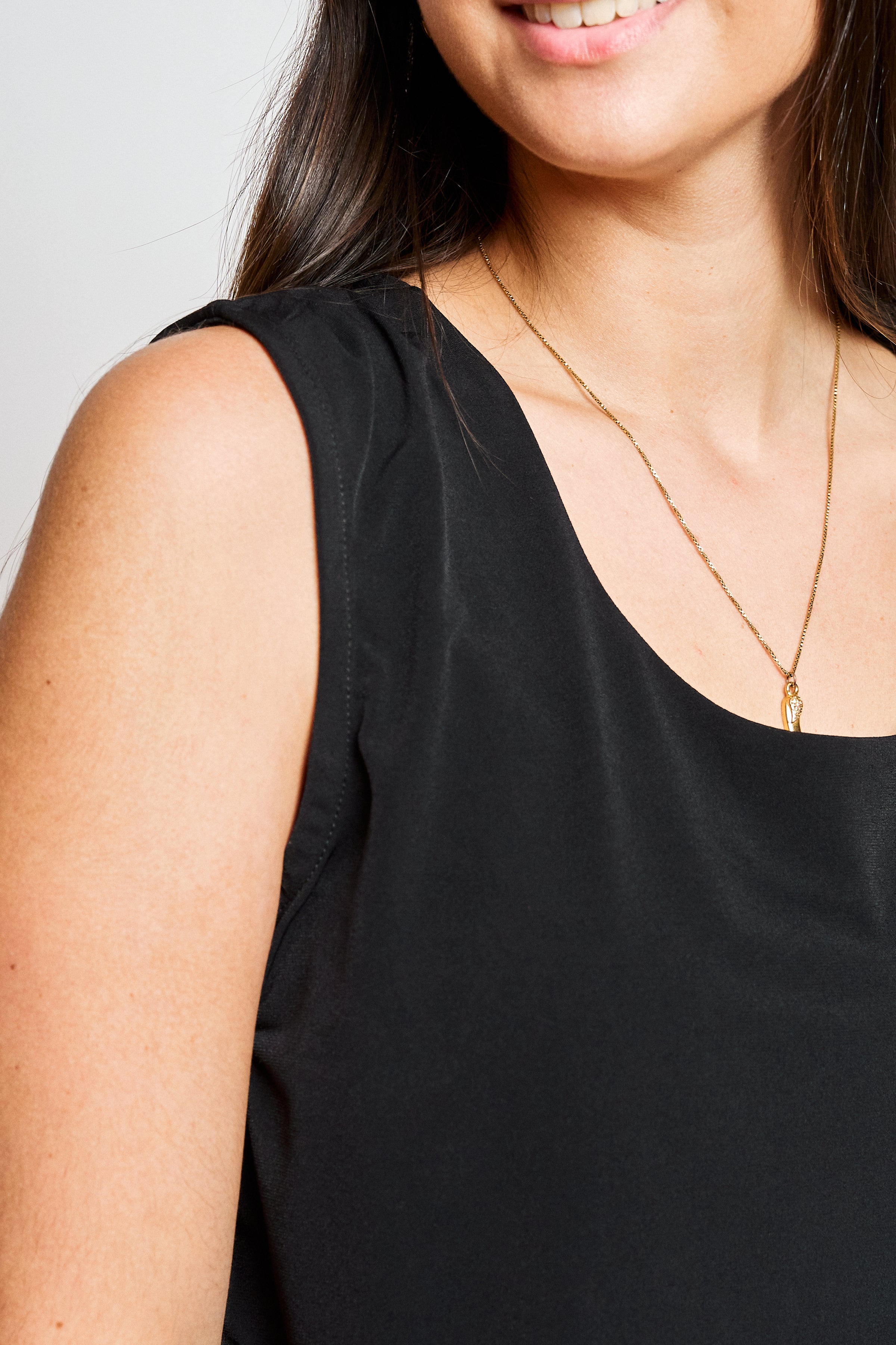 Polera ITY camisera hombro recogido