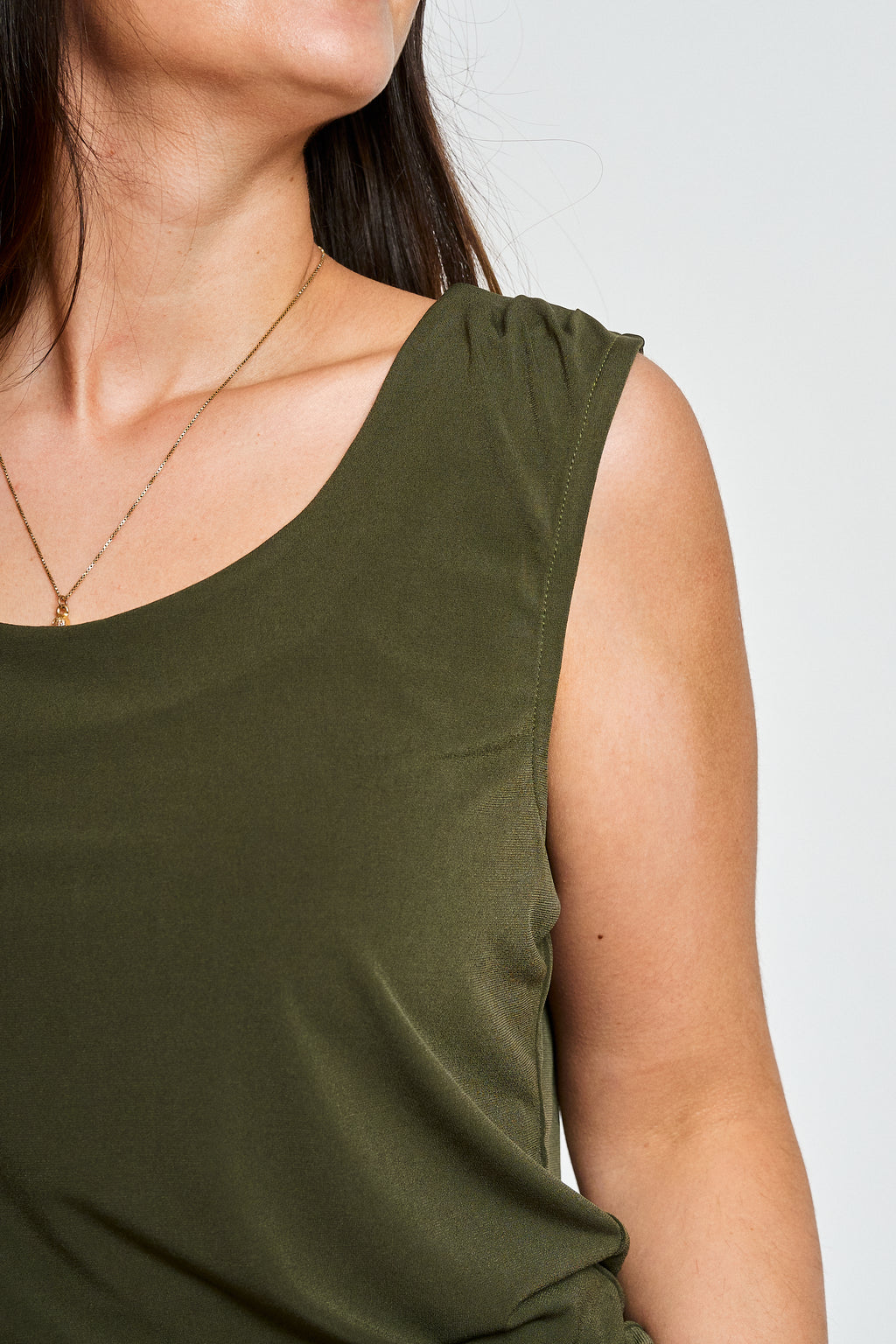 Polera ITY camisera hombro recogido