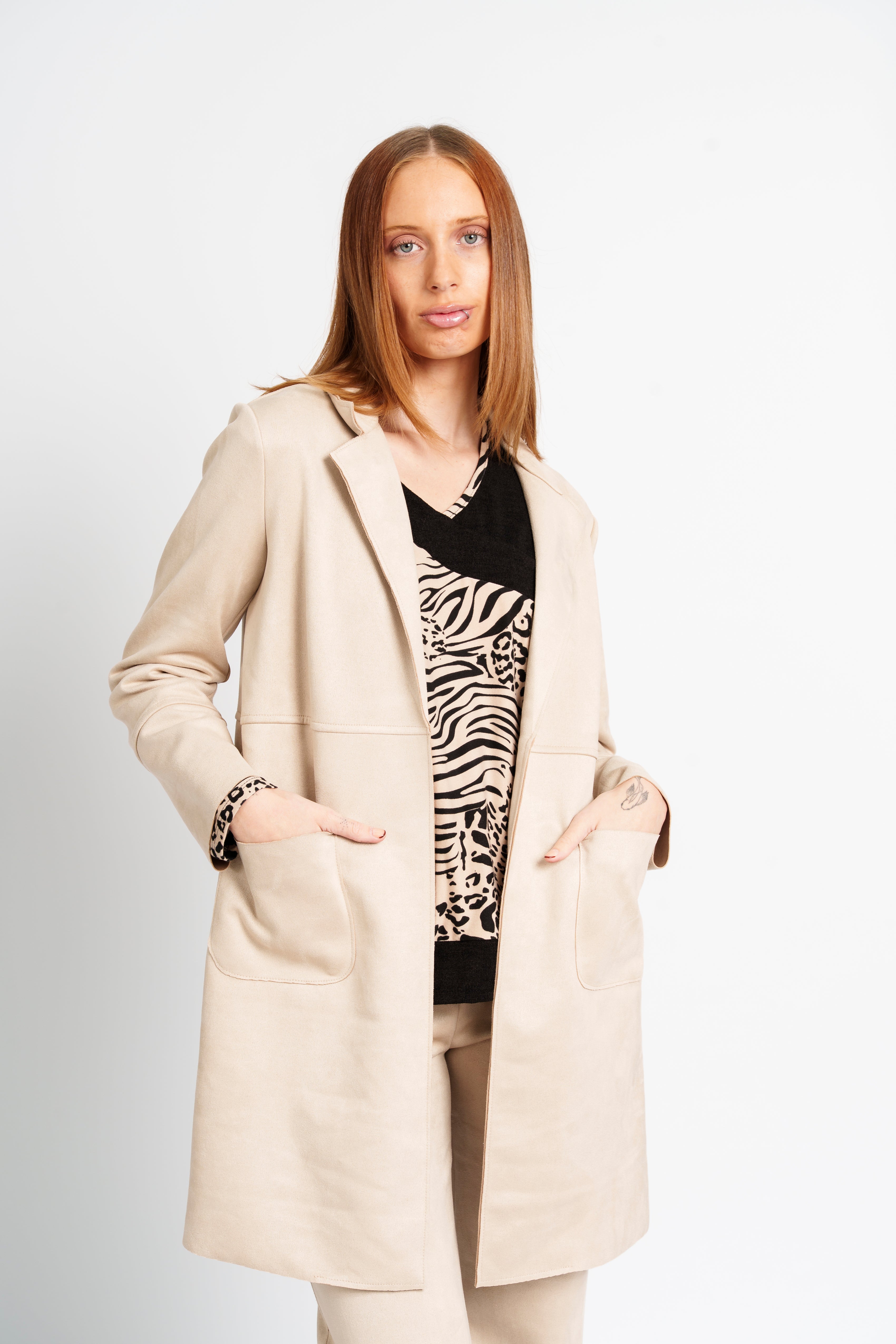 Chaqueta gamuza bolsillo parche