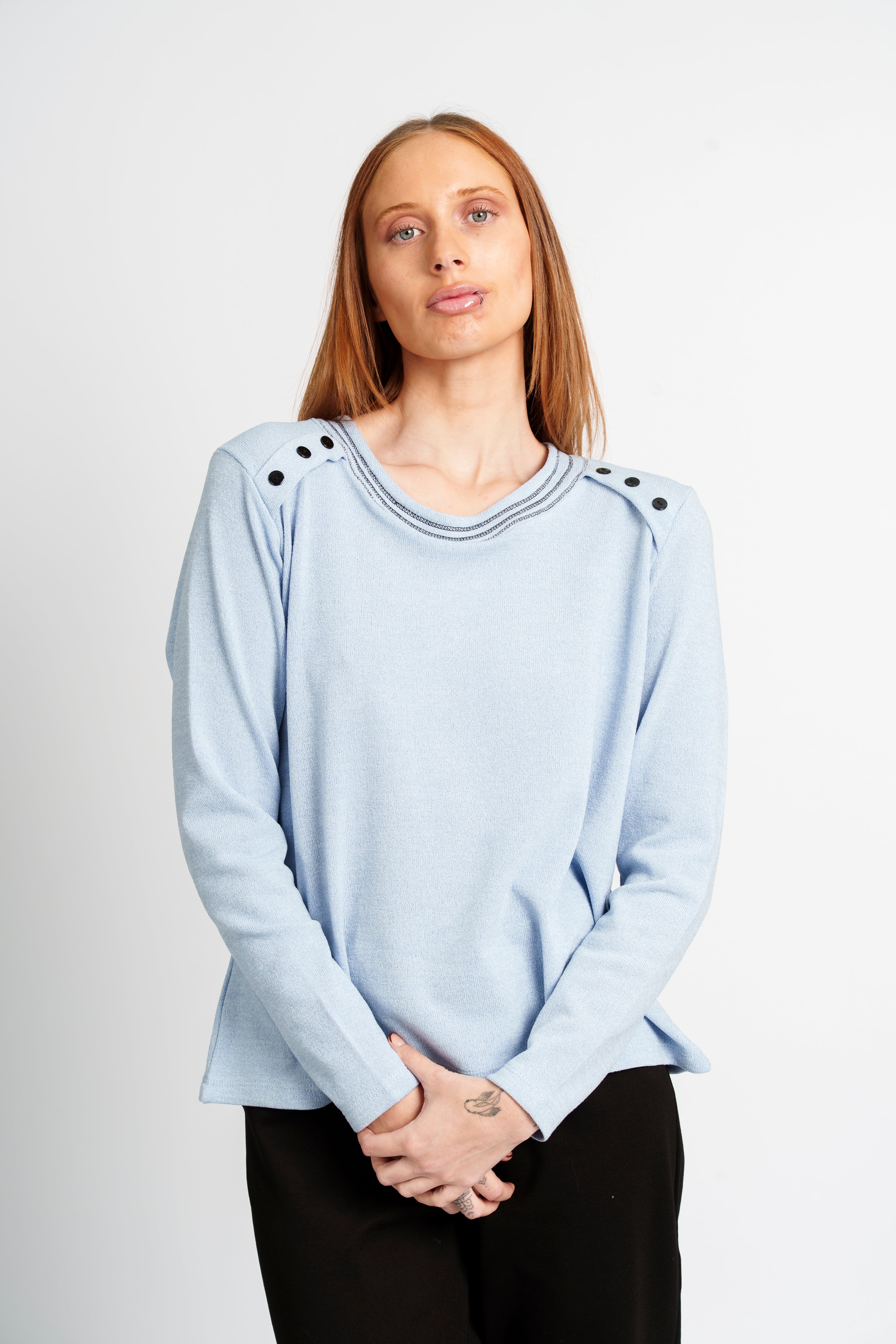 Polera Rule diseño botones