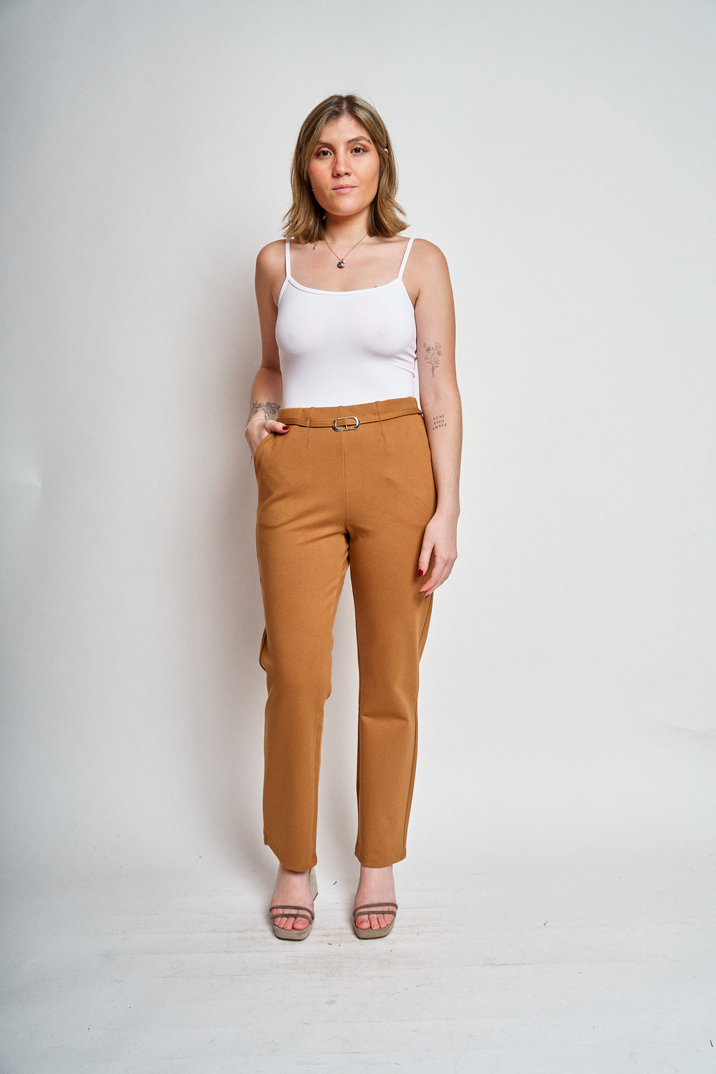 Pantalon cintura hebilla