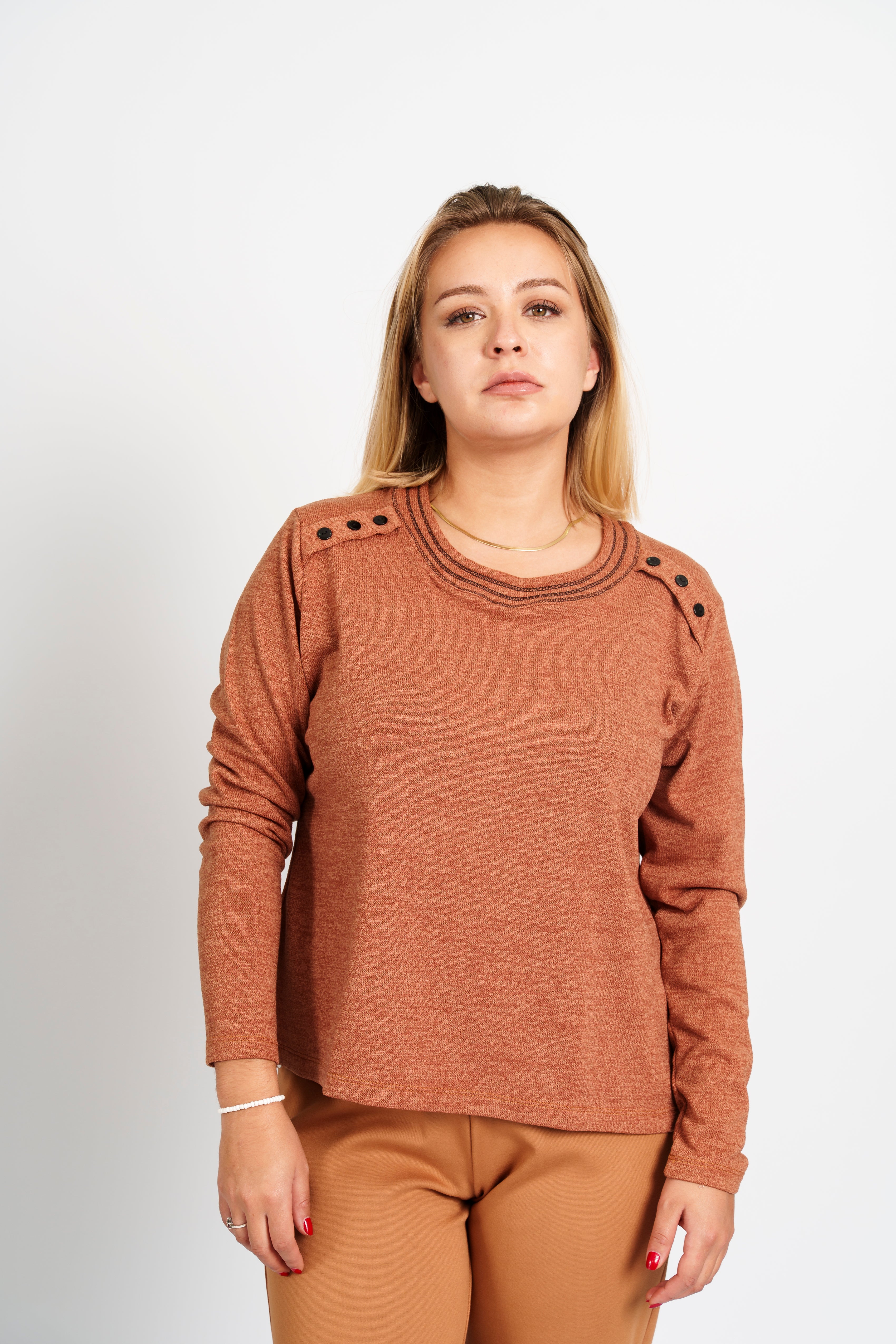 Polera Rule diseño botones