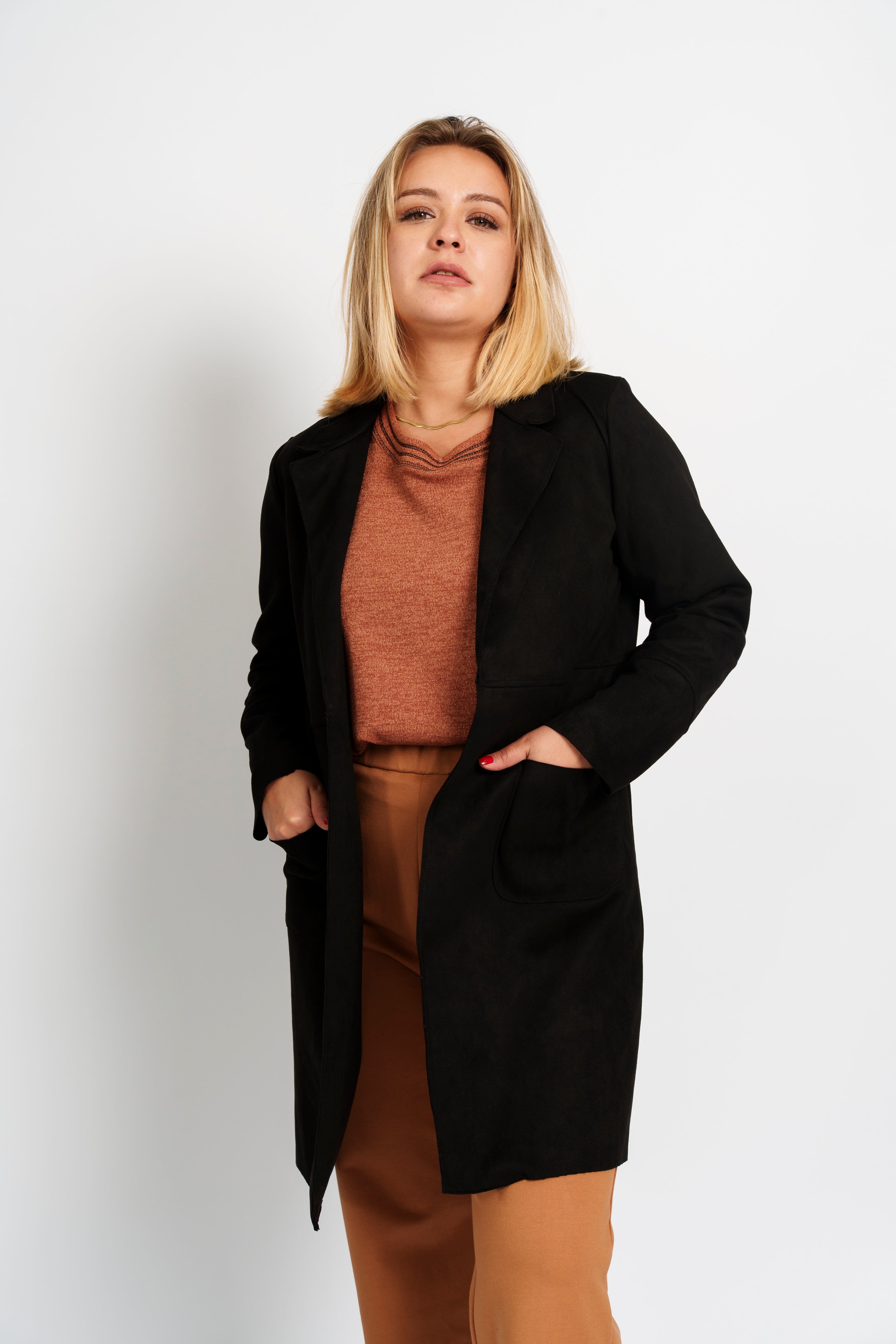 Chaqueta gamuza bolsillo parche