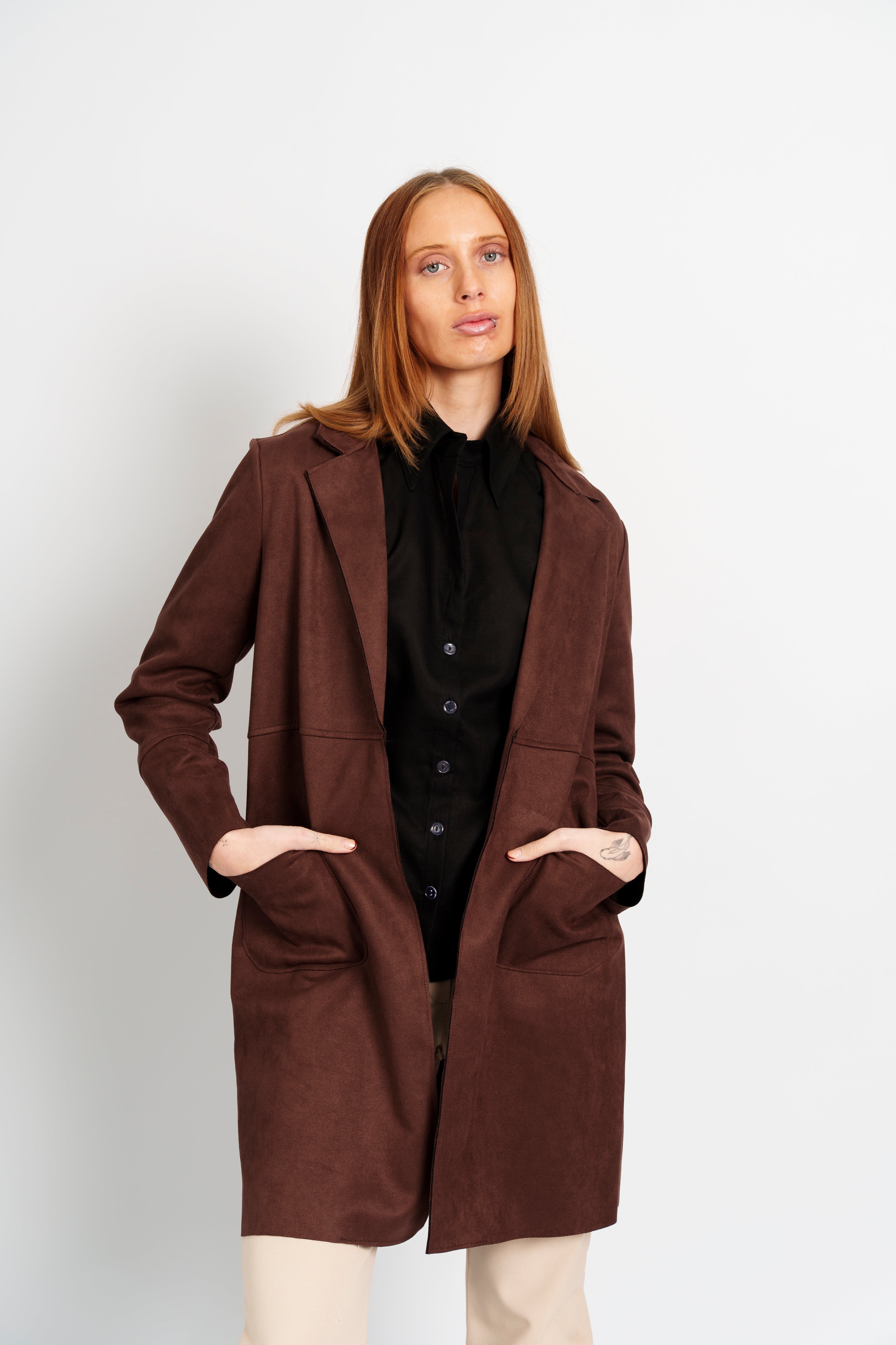 Chaqueta gamuza bolsillo parche