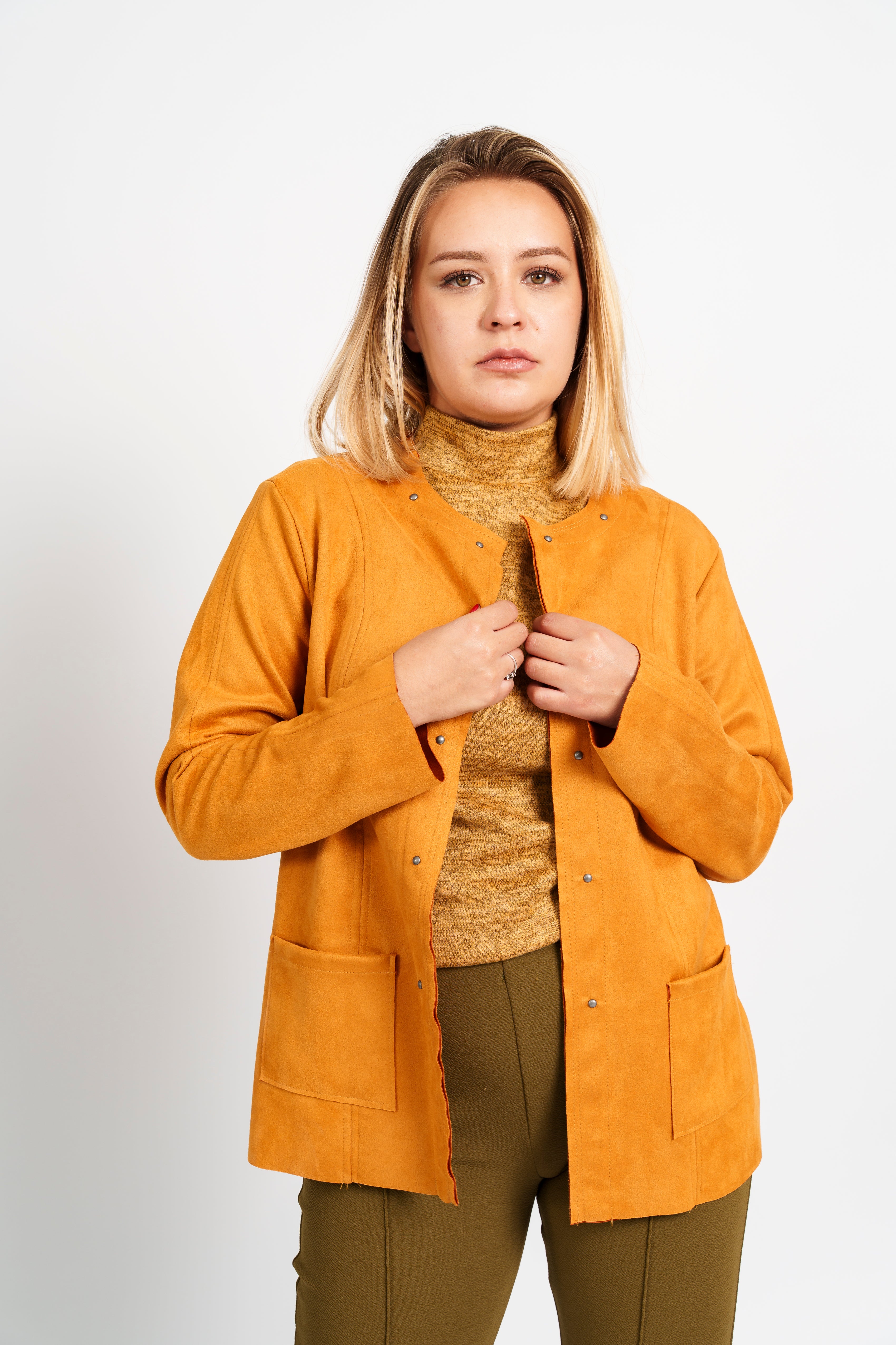 Chaqueta corta gamuza