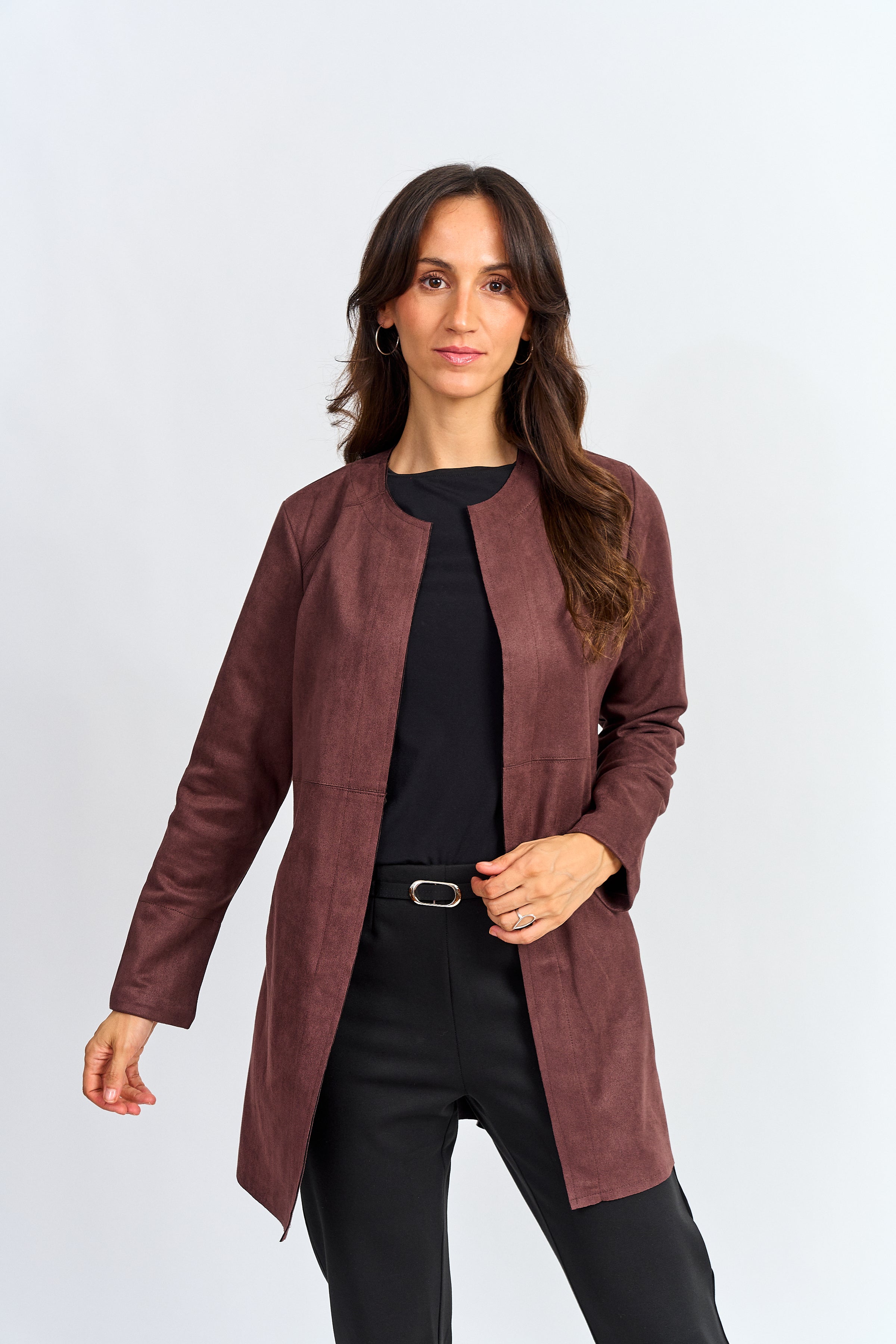 Chaqueta gamuza ojetillos