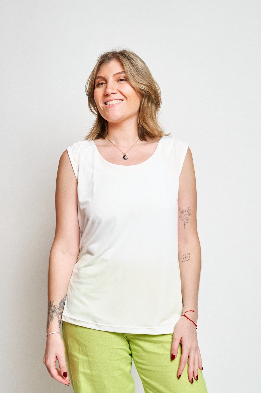 Polera ITY camisera hombro recogido